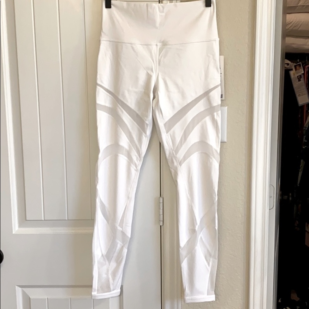 Lululemon NWT wunder under with mesh sz 8